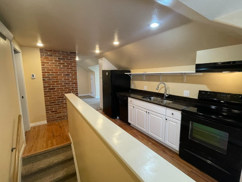 1011 5th Ave - Photo 3 of 18