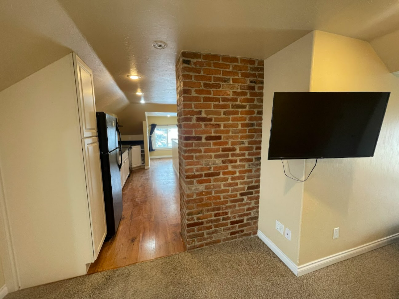 1011 5th Ave - Photo 7 of 18