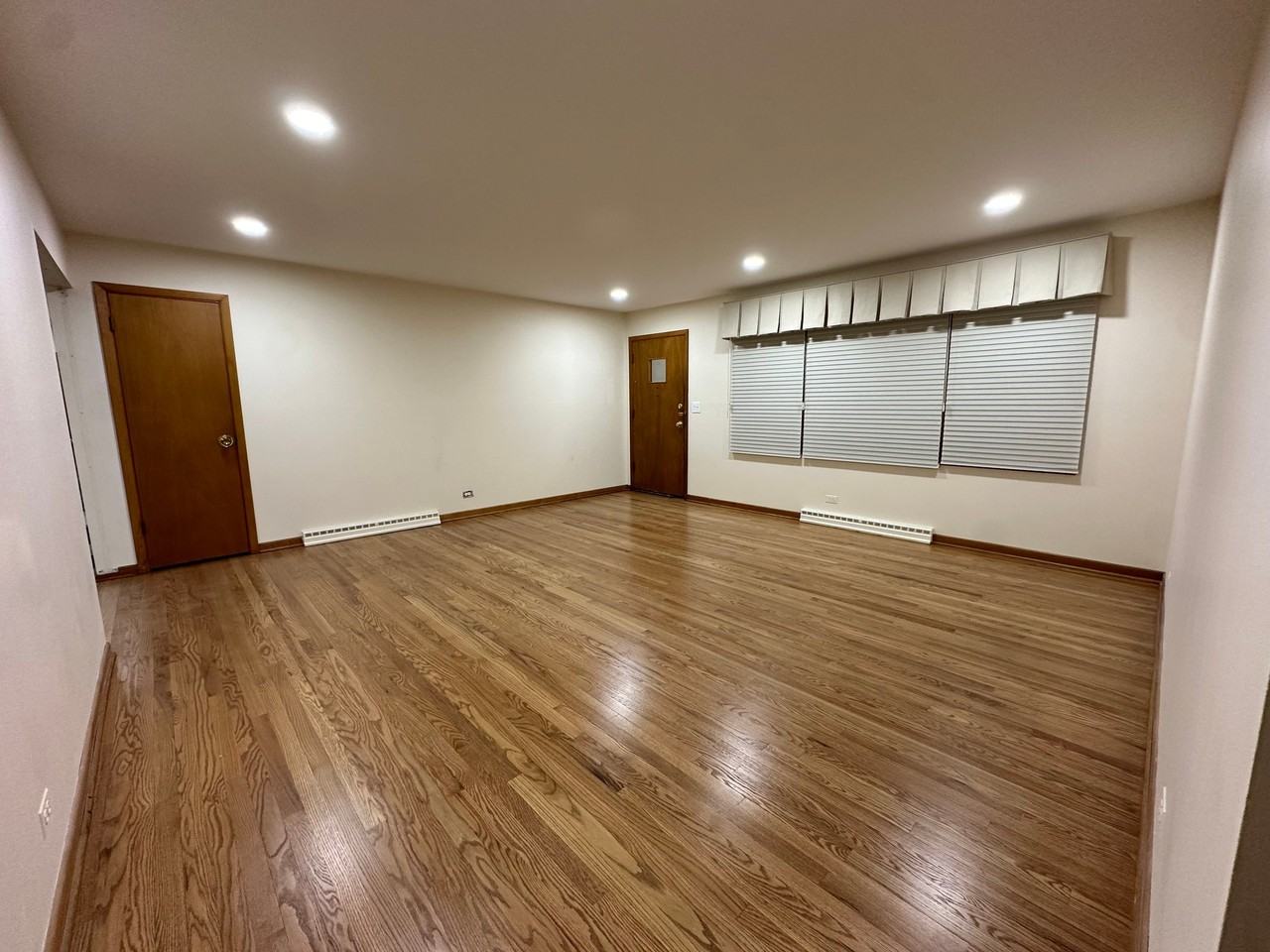 741 S Lombard Ave - Photo 6 of 9