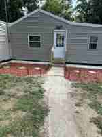 featured image of 216 1/2 Earl Ave