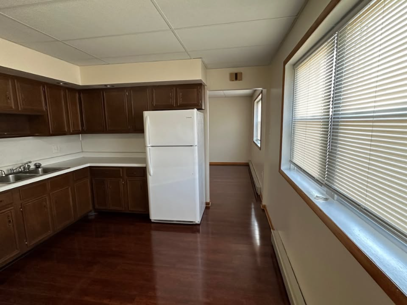 111 Sunbury St #1 - Photo 5 of 7