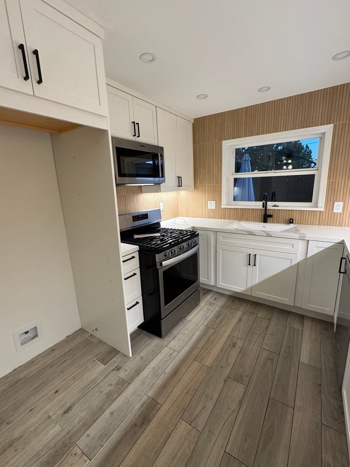 2620 Elden Ave #B5 - Photo 7 of 16