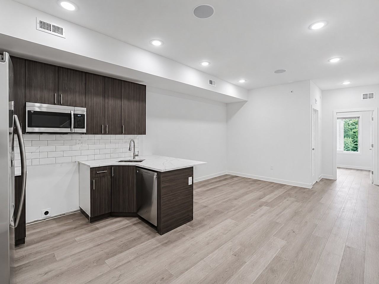 2212 N Marshall St #A10 - Photo 3 of 14