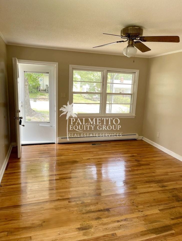 2307 Maywood St - Photo 2 of 12