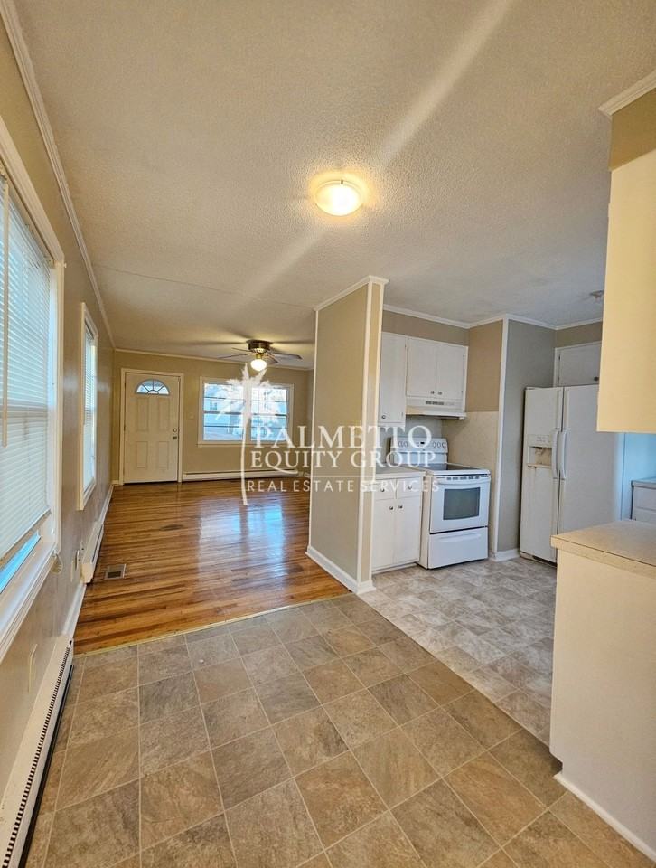 2307 Maywood St - Photo 3 of 12
