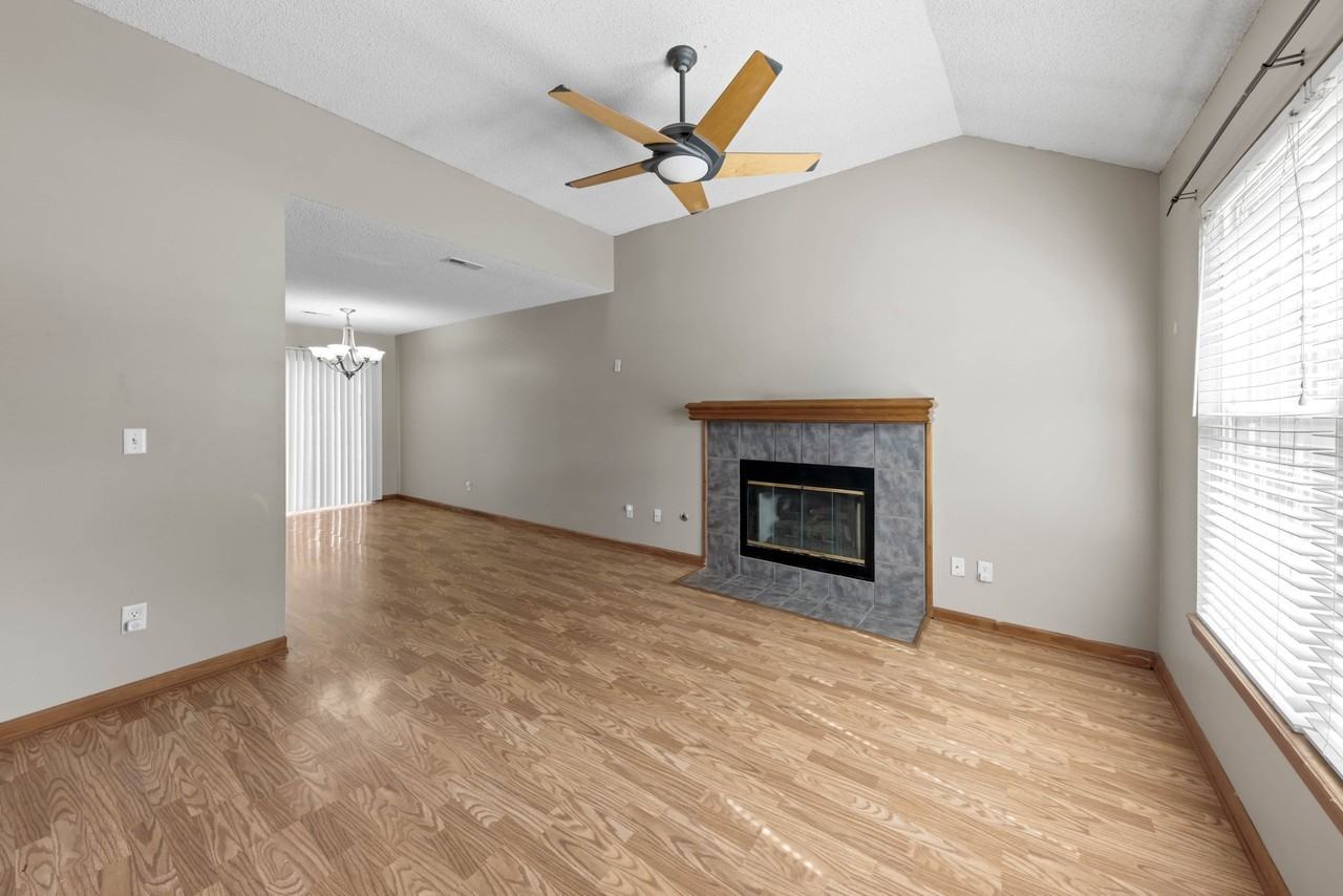 948 N Pine St - Photo 3 of 25