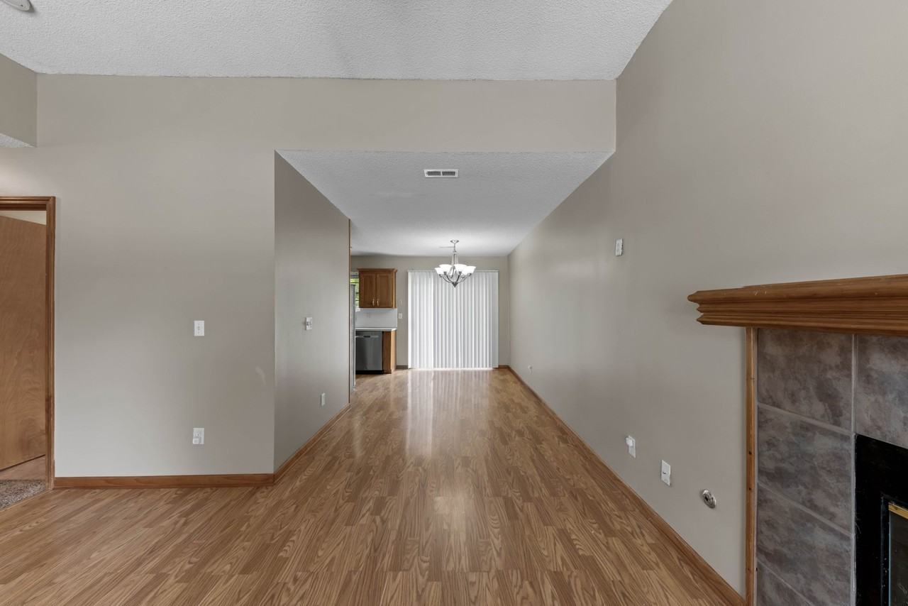 948 N Pine St - Photo 6 of 25