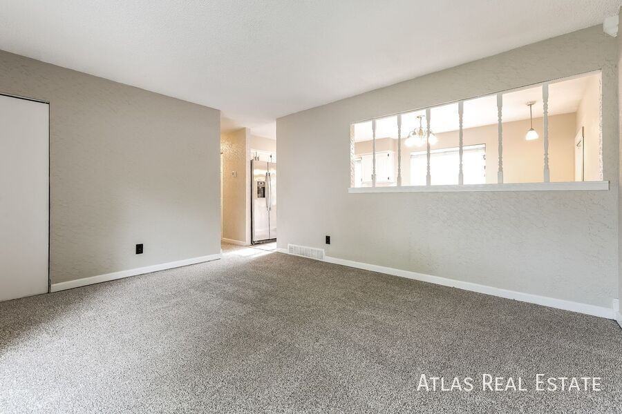 2252 S Memphis St - Photo 3 of 30