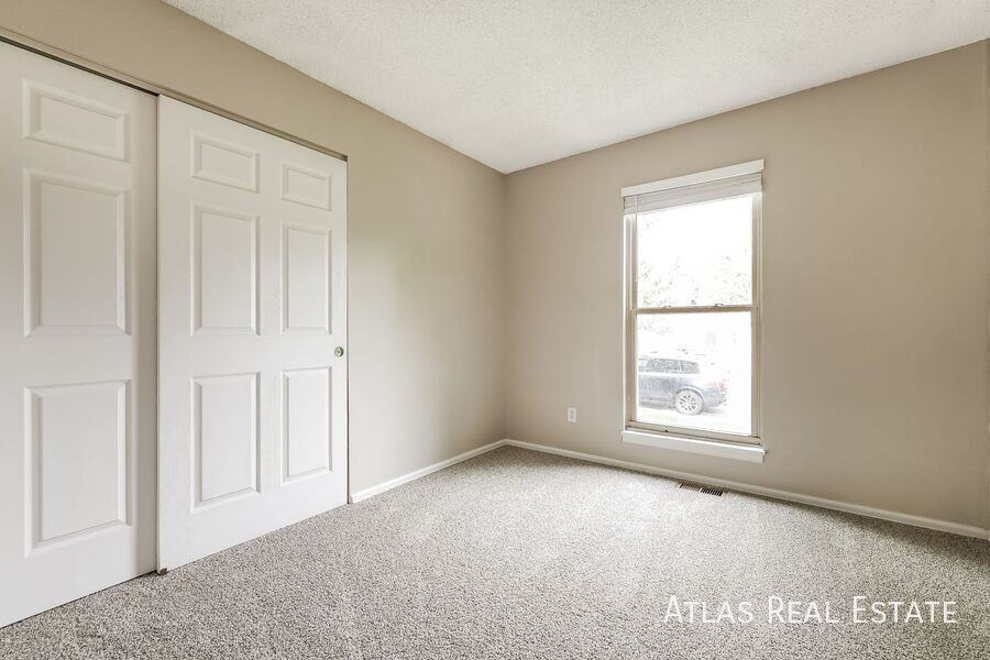2252 S Memphis St - Photo 7 of 30