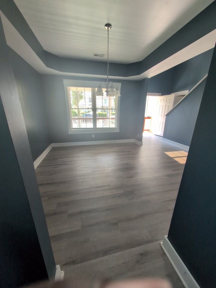 1505 Delevan St - Photo 3 of 11