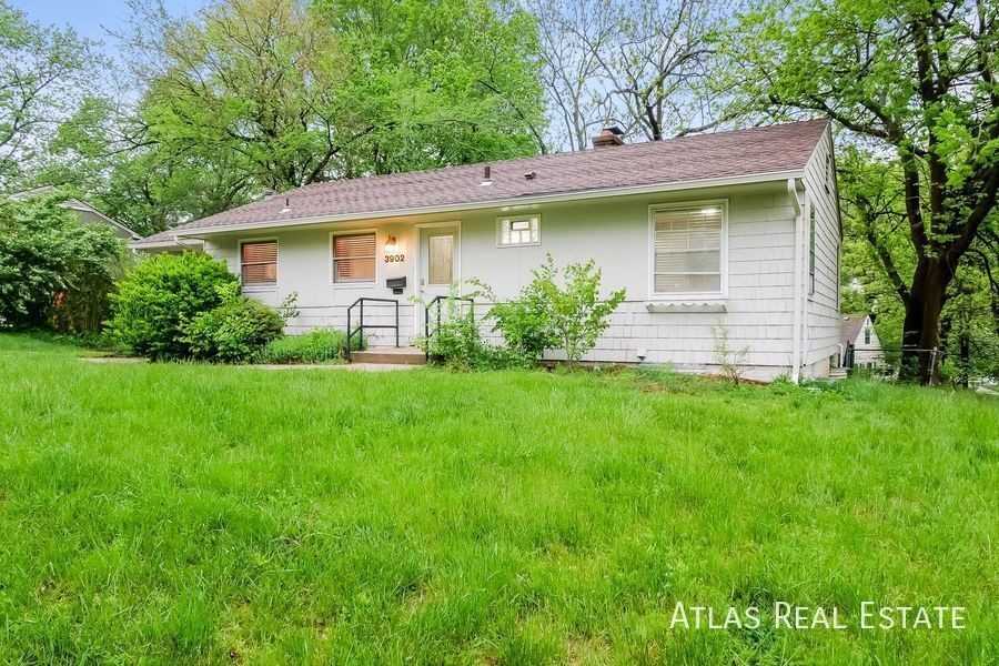 3902 W 72nd Ter - Photo 5 of 34
