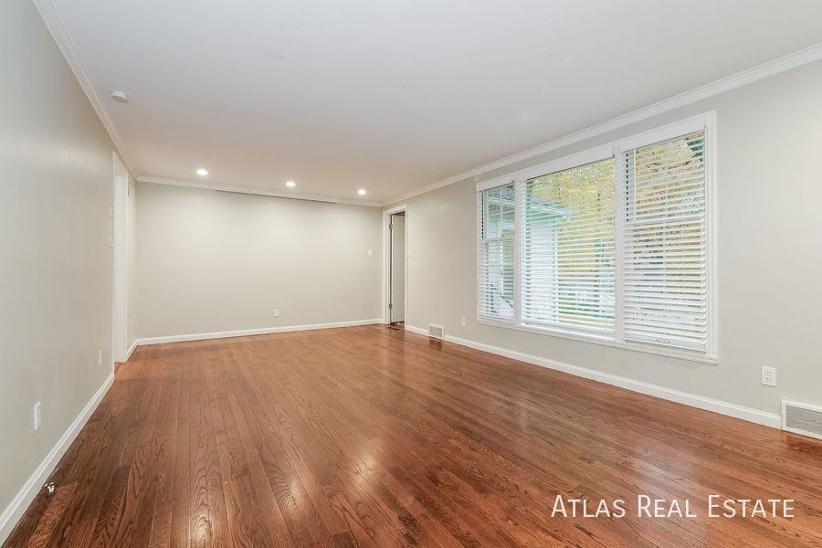3902 W 72nd Ter - Photo 7 of 34
