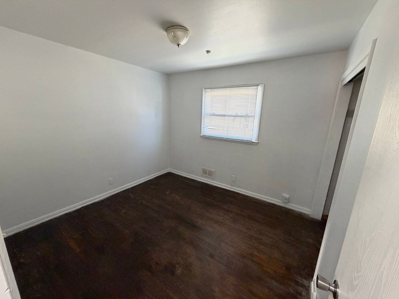 3905 29th Ave - Photo 6 of 11