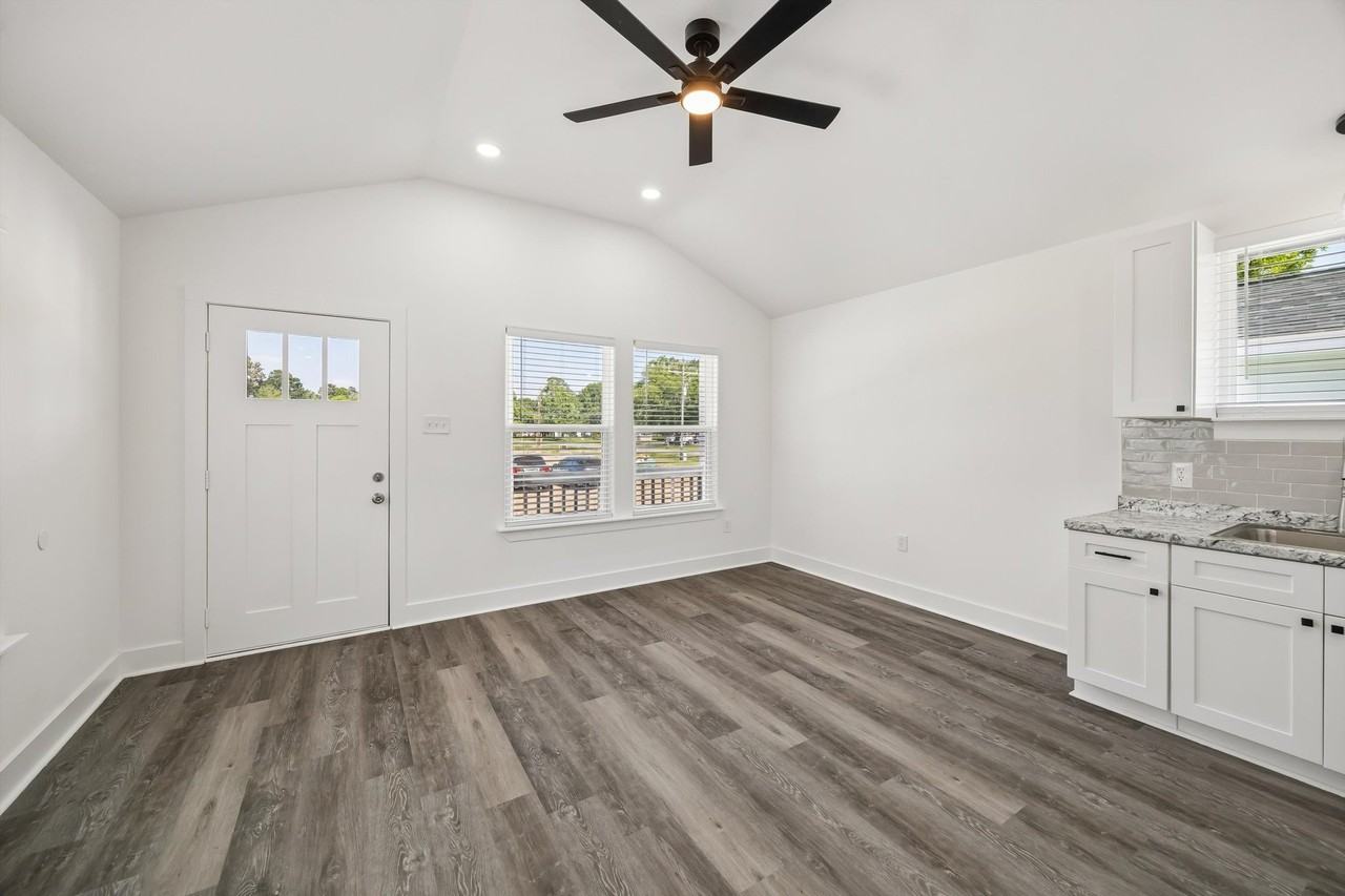 22837 E Community Dr #3 - Photo 4 of 8