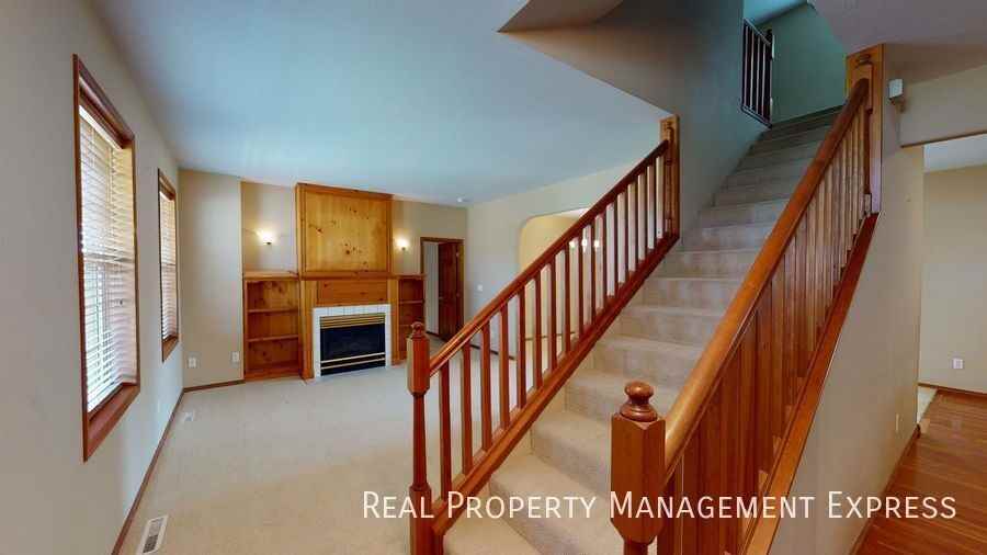305 N Pine Lake Dr - Photo 7 of 48