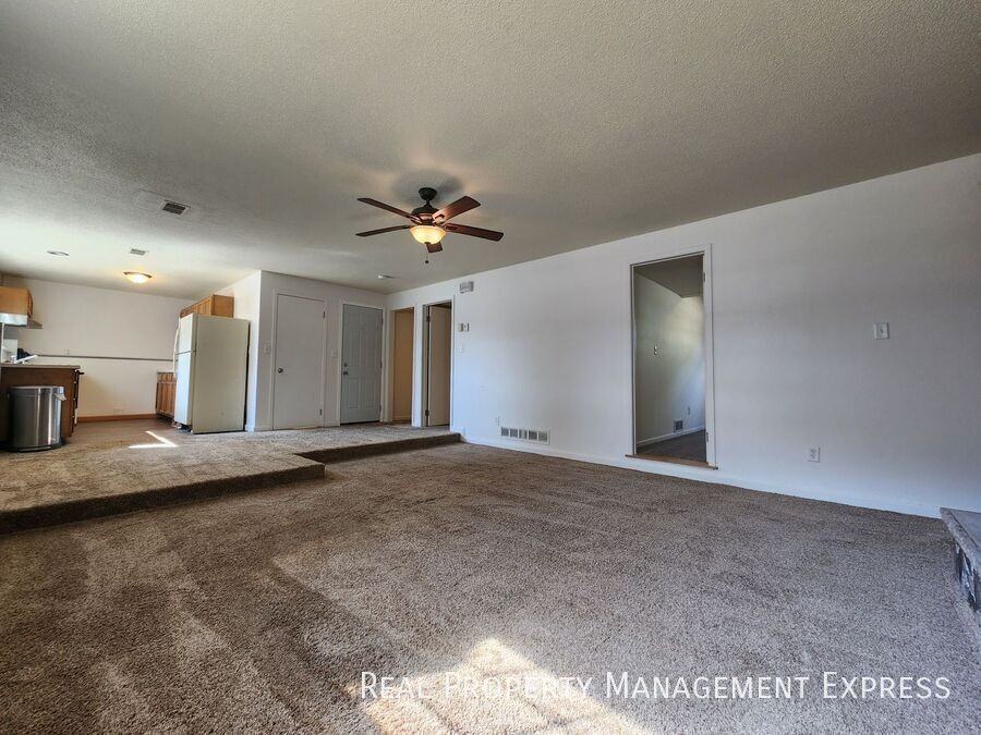 2800 W Mcclellan St #2 - Photo 4 of 13