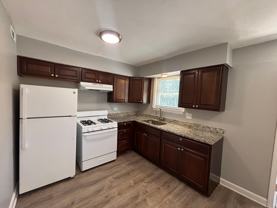 392 Hickory St #2E - Photo 1 of 1