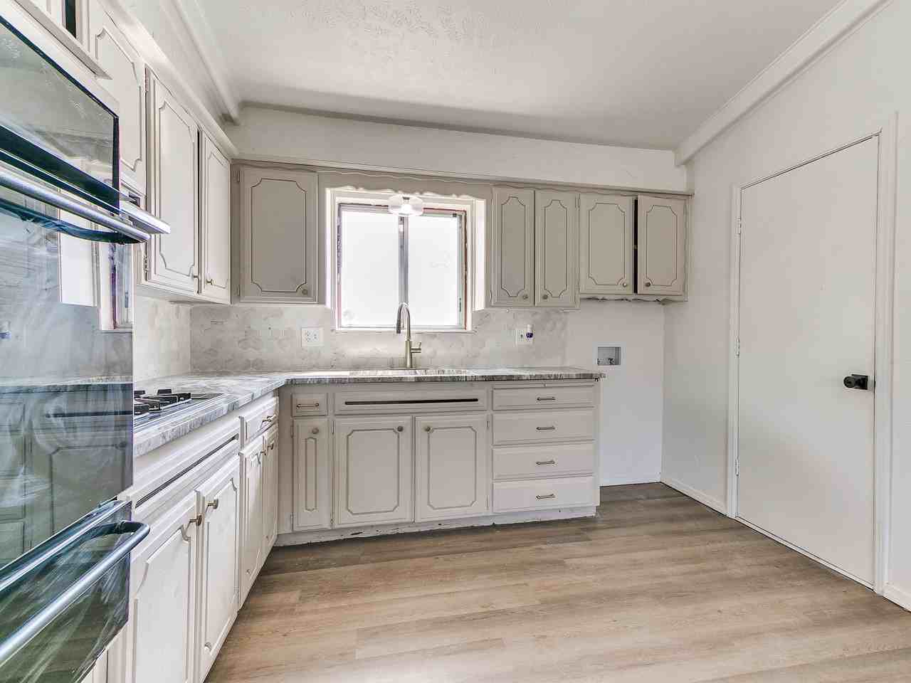1132 Nw 102nd St - Photo 5 of 8
