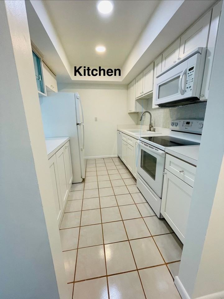 850 N Village Dr #106 - Photo 5 of 19