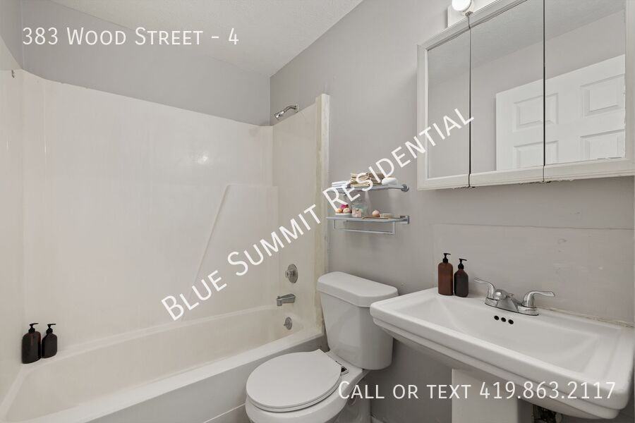 383 Wood St #4 - Photo 7 of 10