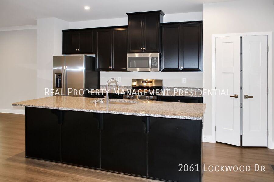 2061 Lockwood Dr - Photo 5 of 26