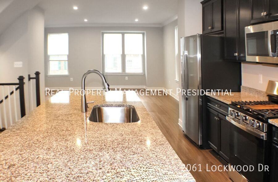 2061 Lockwood Dr - Photo 6 of 26