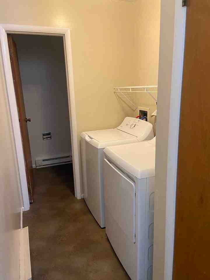 257 W Ridge St - Photo 5 of 15