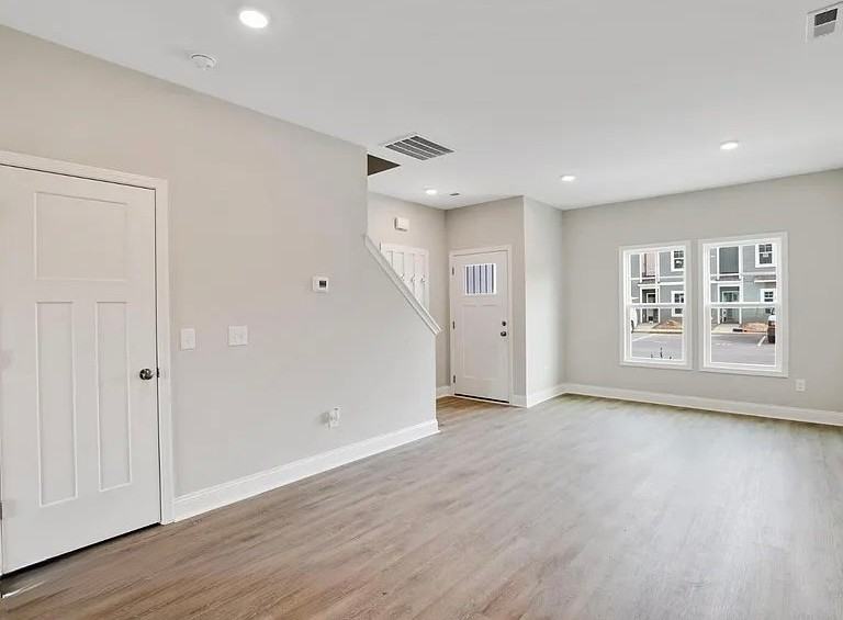165 Loren Rd - Photo 4 of 18