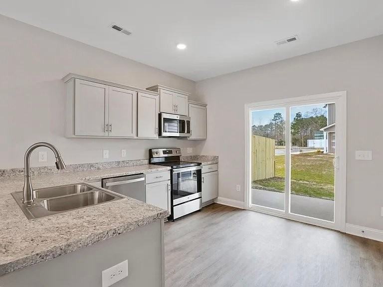 165 Loren Rd - Photo 5 of 18