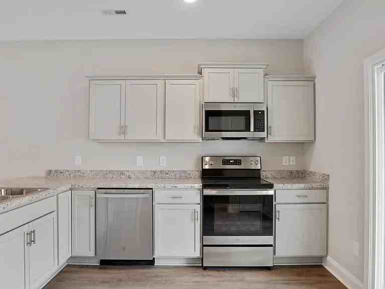 165 Loren Rd - Photo 6 of 18