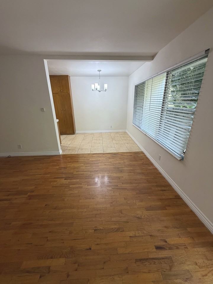 1117 10th St #4 - Photo 4 of 25