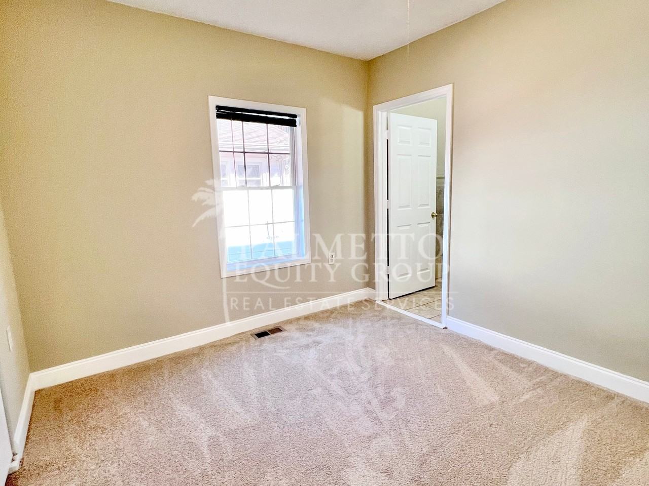 829 Dillard St - Photo 5 of 17