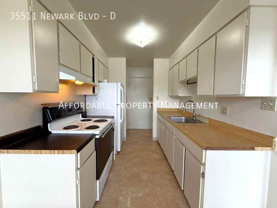 35511 Newark Blvd #D - Photo 7 of 13