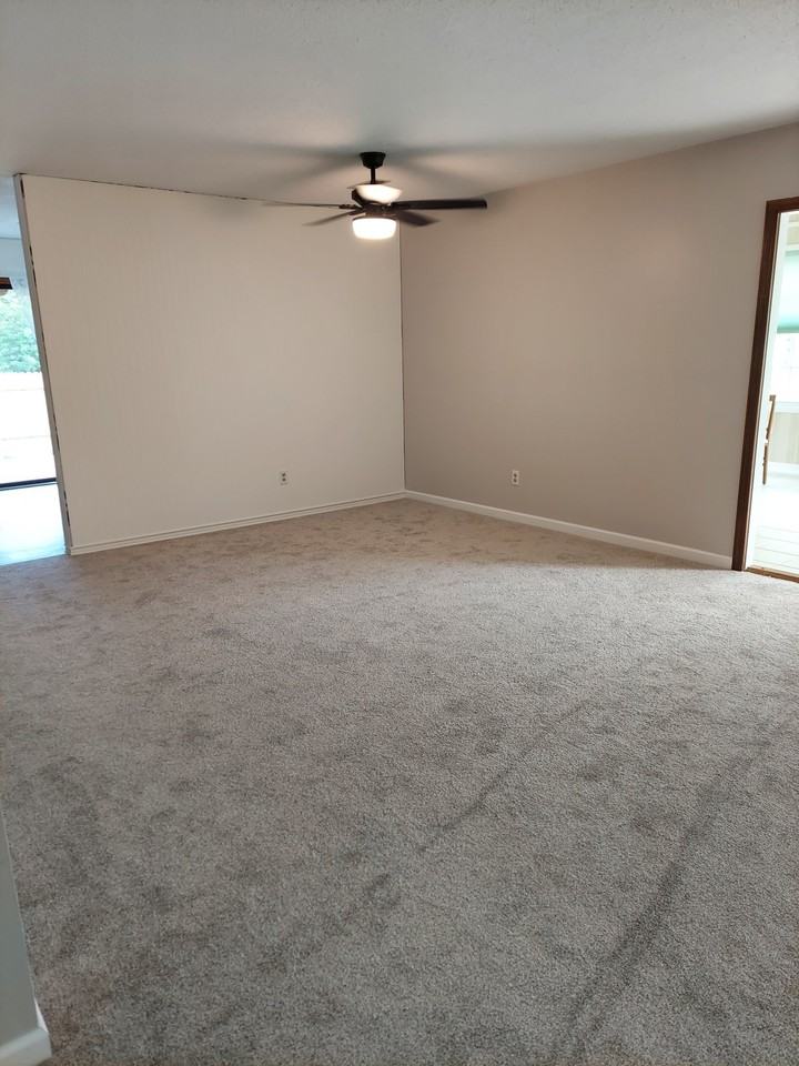 1335 Windamere Rd - Photo 5 of 20