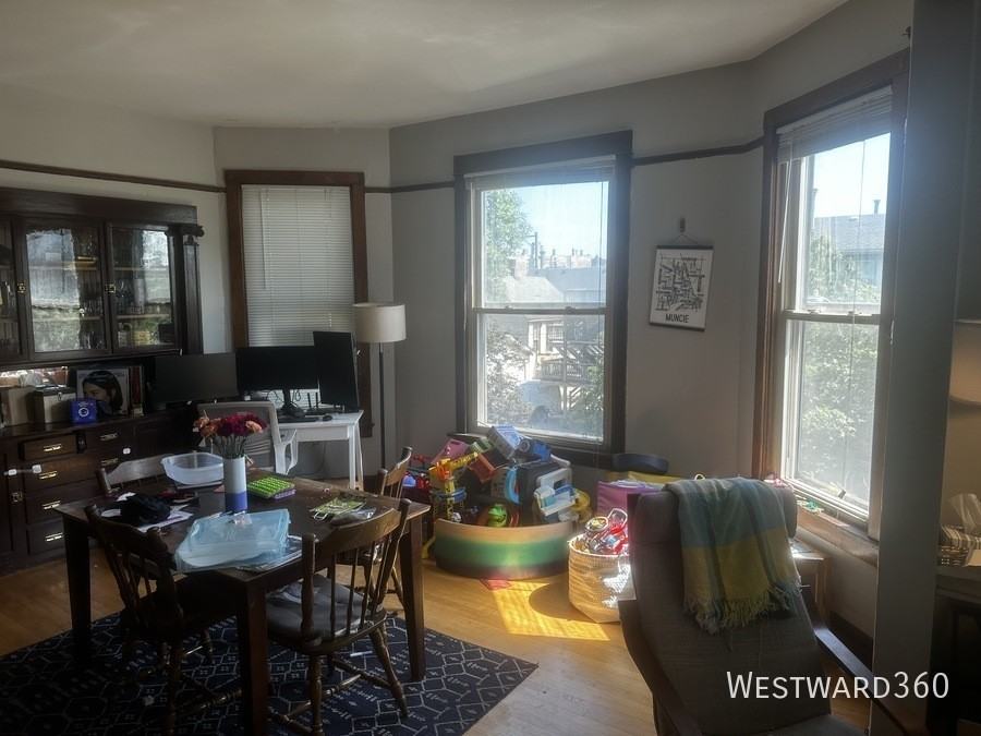 2035 N Sawyer Ave #2 - Photo 2 of 18
