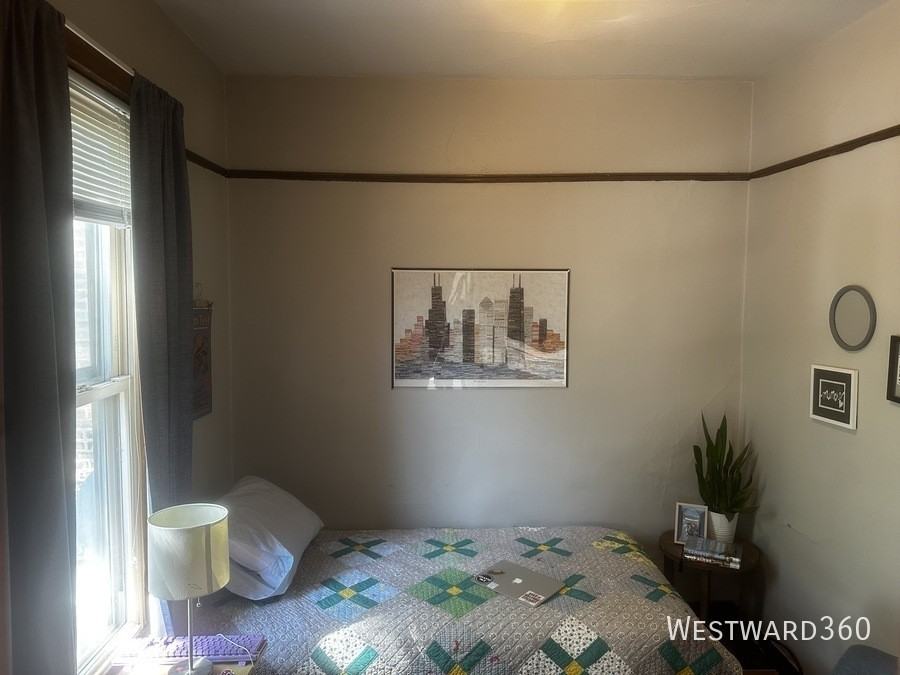 2035 N Sawyer Ave #2 - Photo 5 of 18