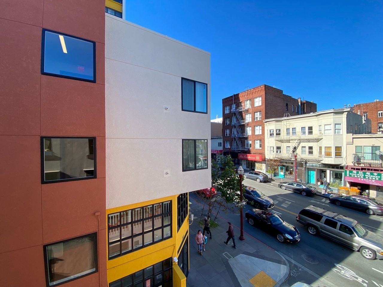 705 Broadway #32 - Photo 3 of 16