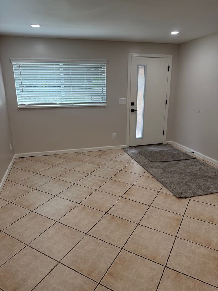 1232 Galapagos Ave S - Photo 5 of 19