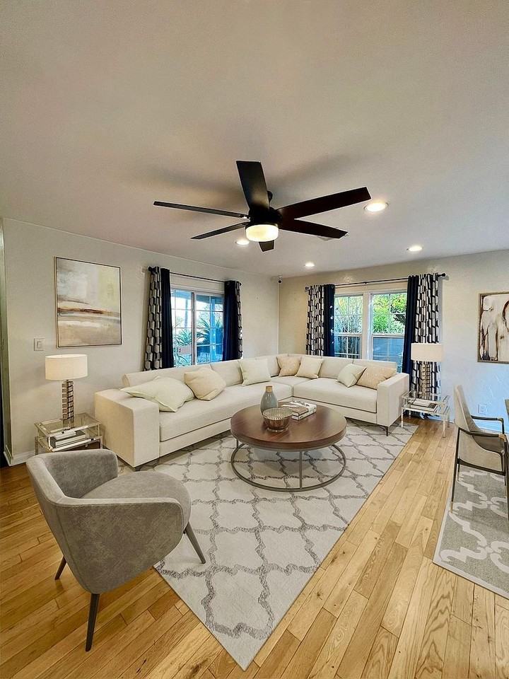 6255 Sylvia Ave - Photo 4 of 14