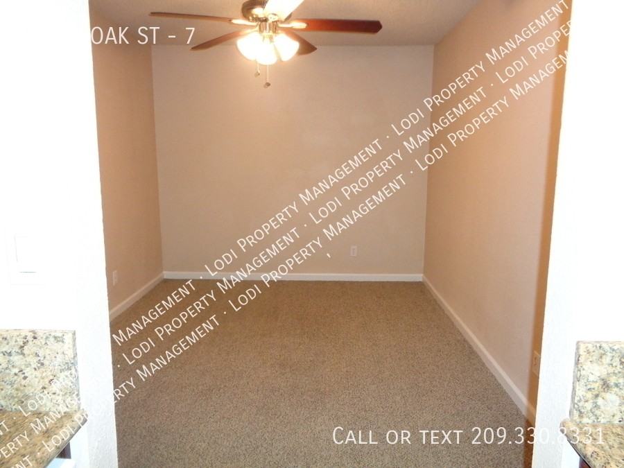 423 W Oak St #7 - Photo 7 of 20