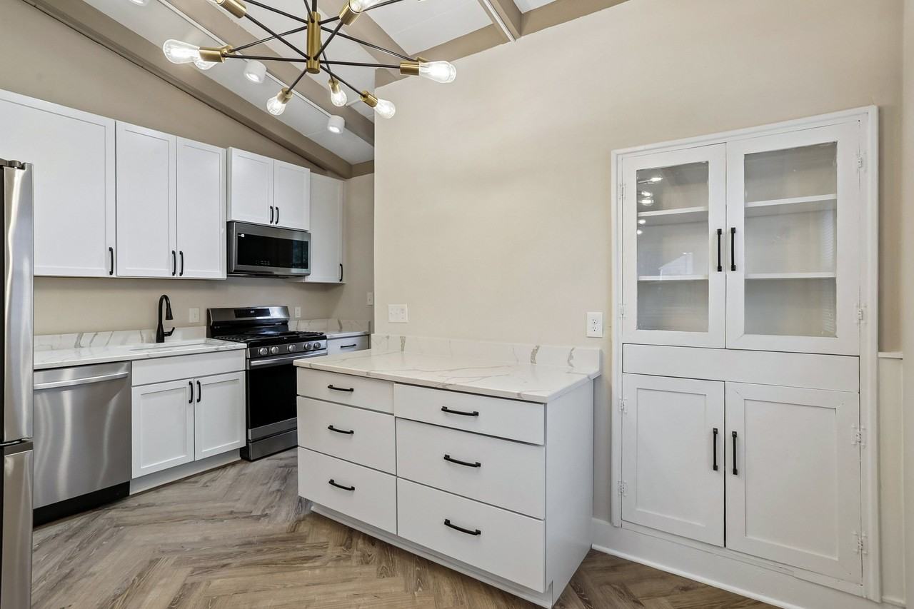 203 Woodland Rd - Photo 5 of 20
