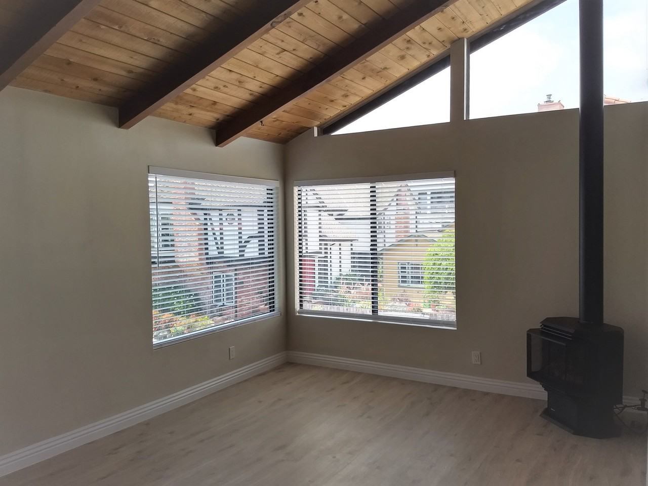428 30th St - Photo 4 of 8