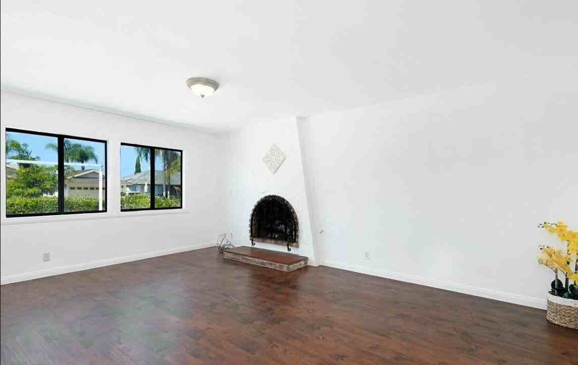 710 Hillward St - Photo 3 of 19