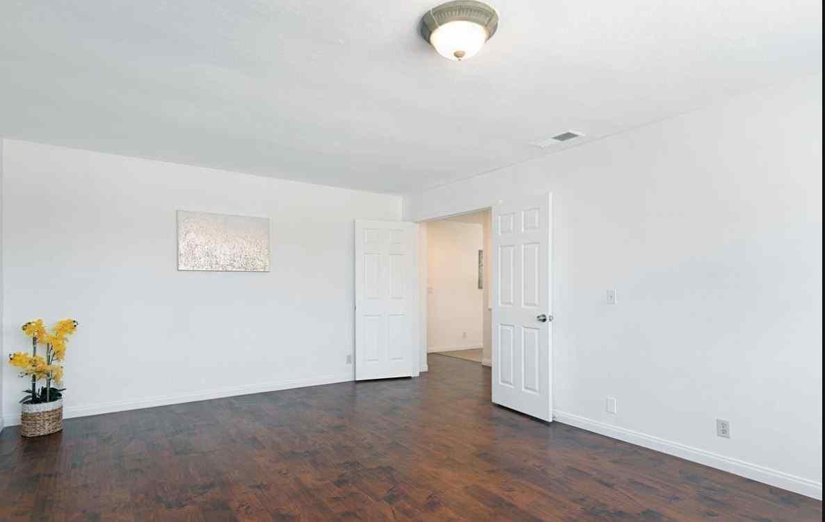 710 Hillward St - Photo 5 of 19