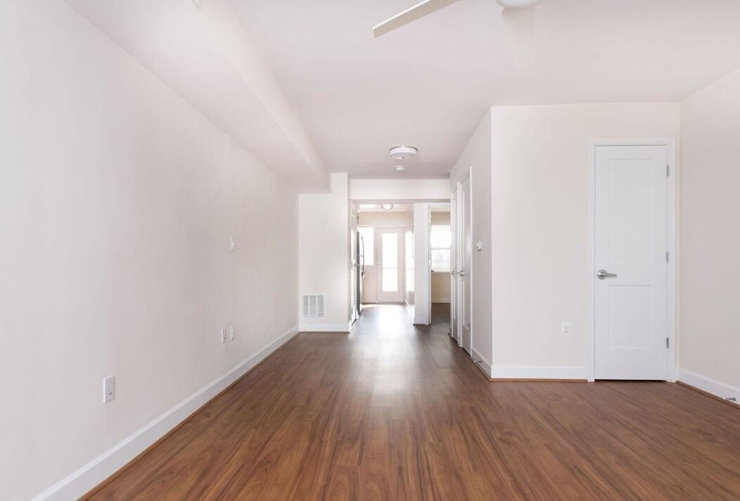 621 Hamlin St Ne #3 - Photo 5 of 5