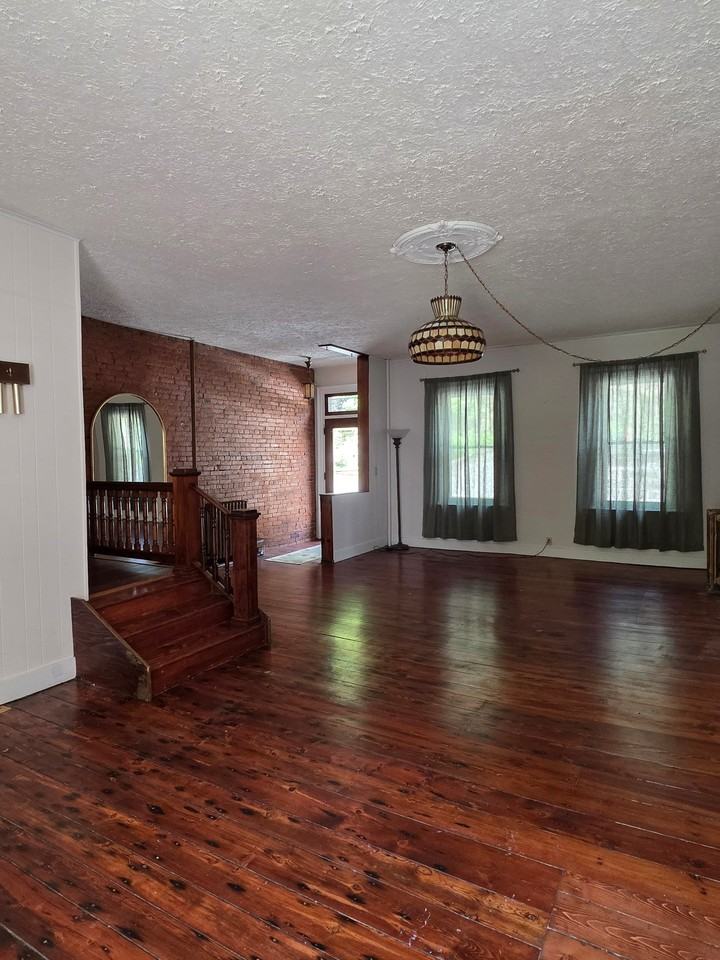 131 W Broadway - Photo 3 of 20