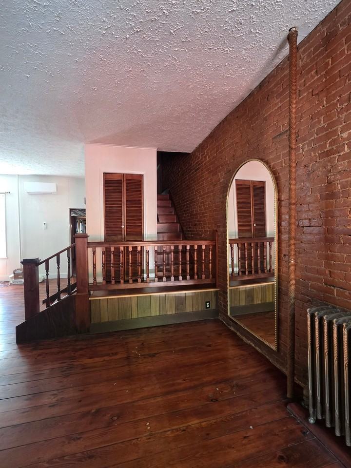 131 W Broadway - Photo 4 of 20