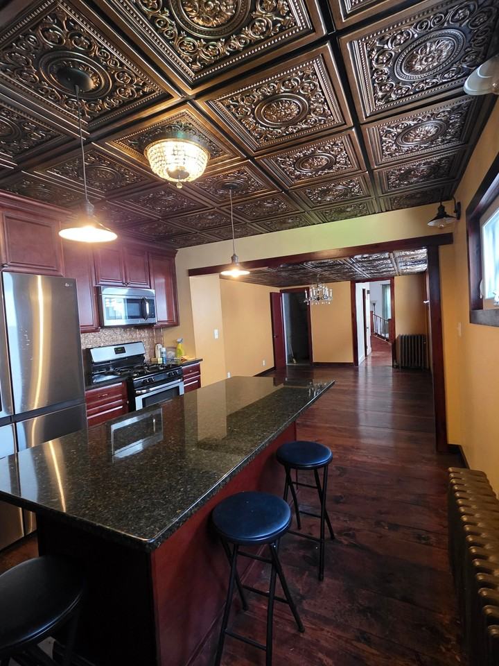 131 W Broadway - Photo 6 of 20