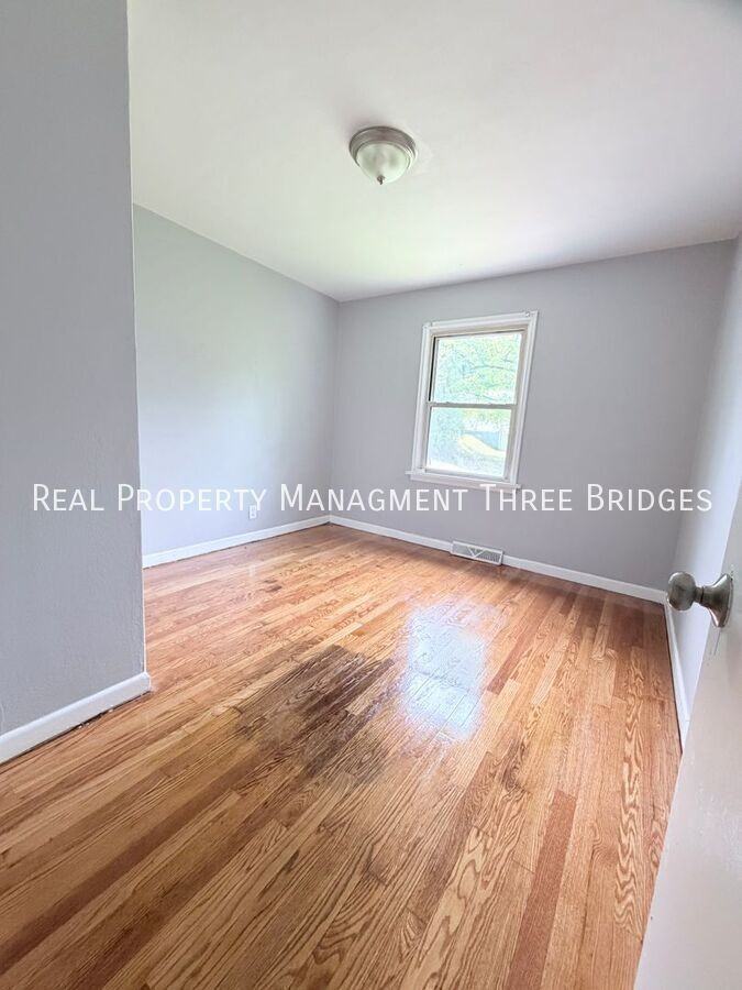 536 Ames Pl - Photo 5 of 11