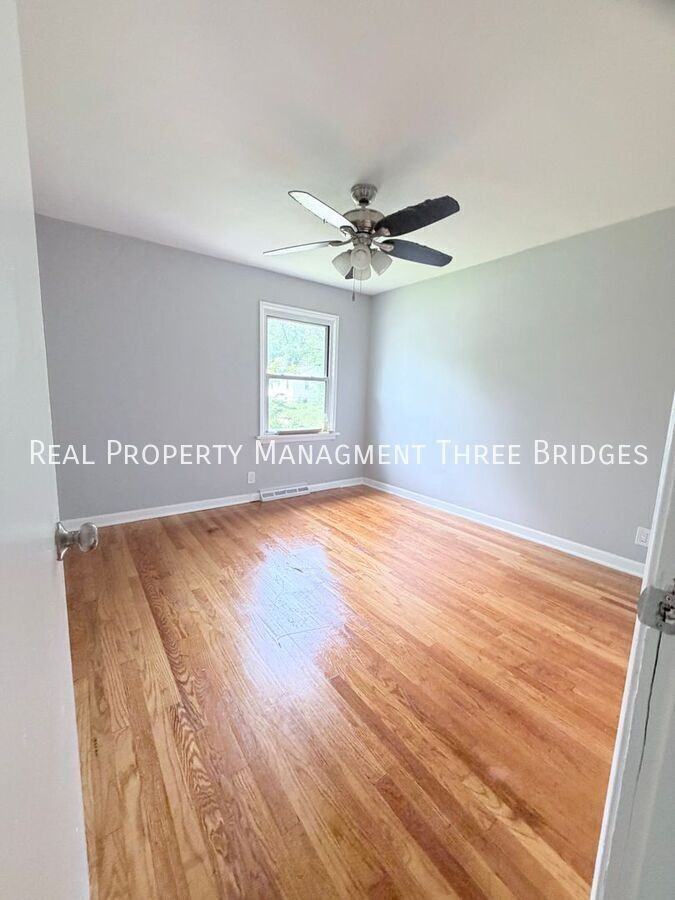 536 Ames Pl - Photo 6 of 11